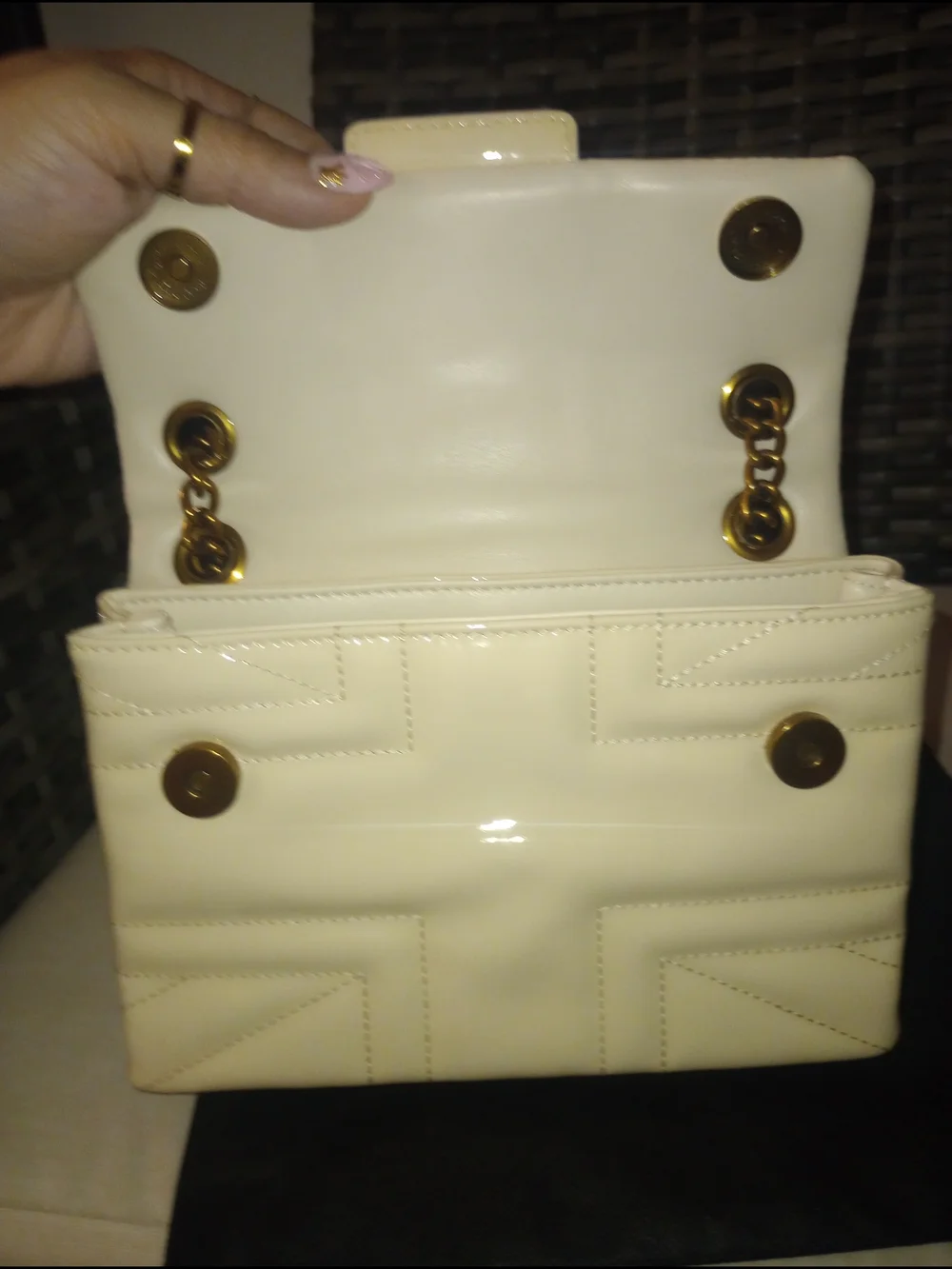 Kurt Geiger Kensington Cream Patent Leather Shoulder Bag with Gold Chain